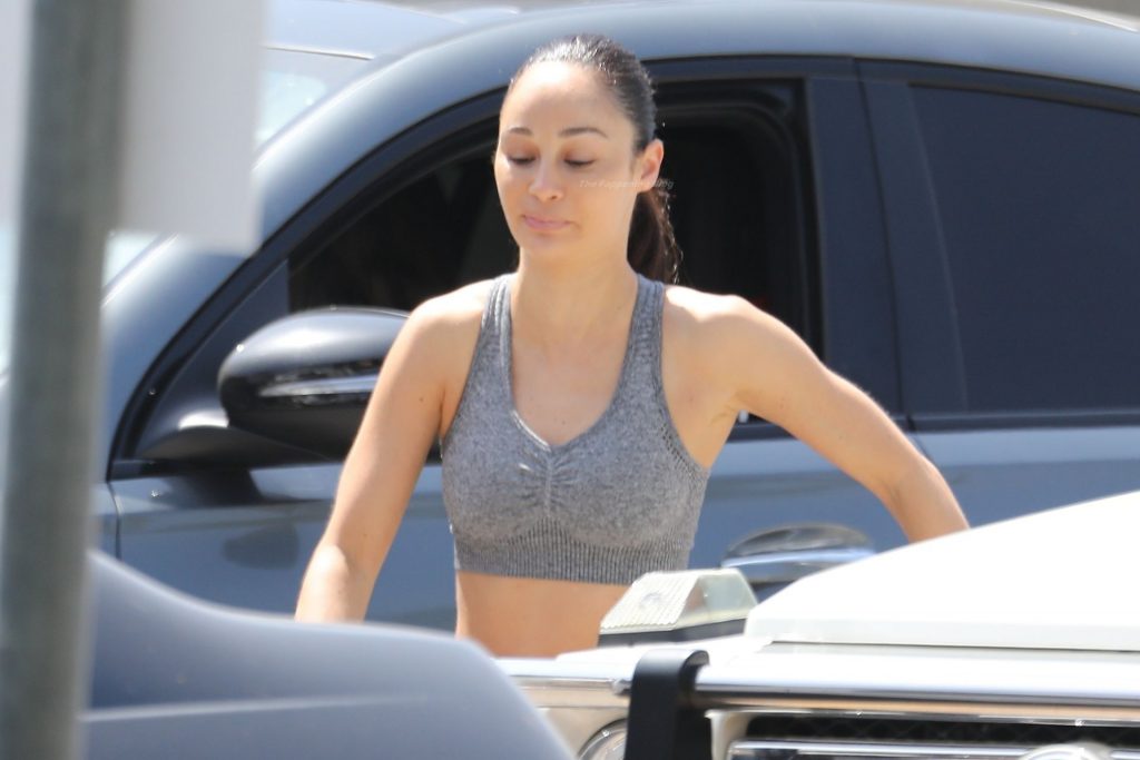 Eiza Gonzalez Bumps Into Cara Santana After Hitting the Gym (47 Photos)
