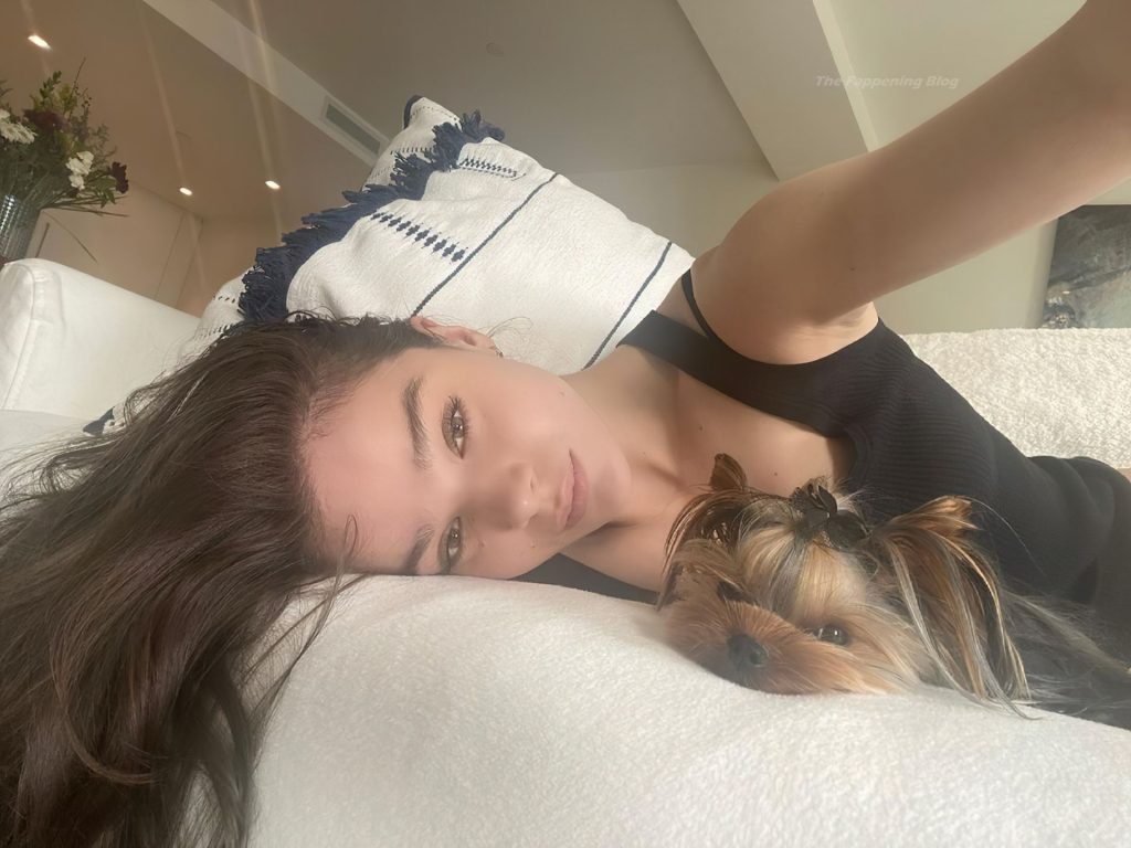 Hailee Steinfeld Nude &amp; Sexy Collection (34 Photos + Video) [Updated 09/19/21]