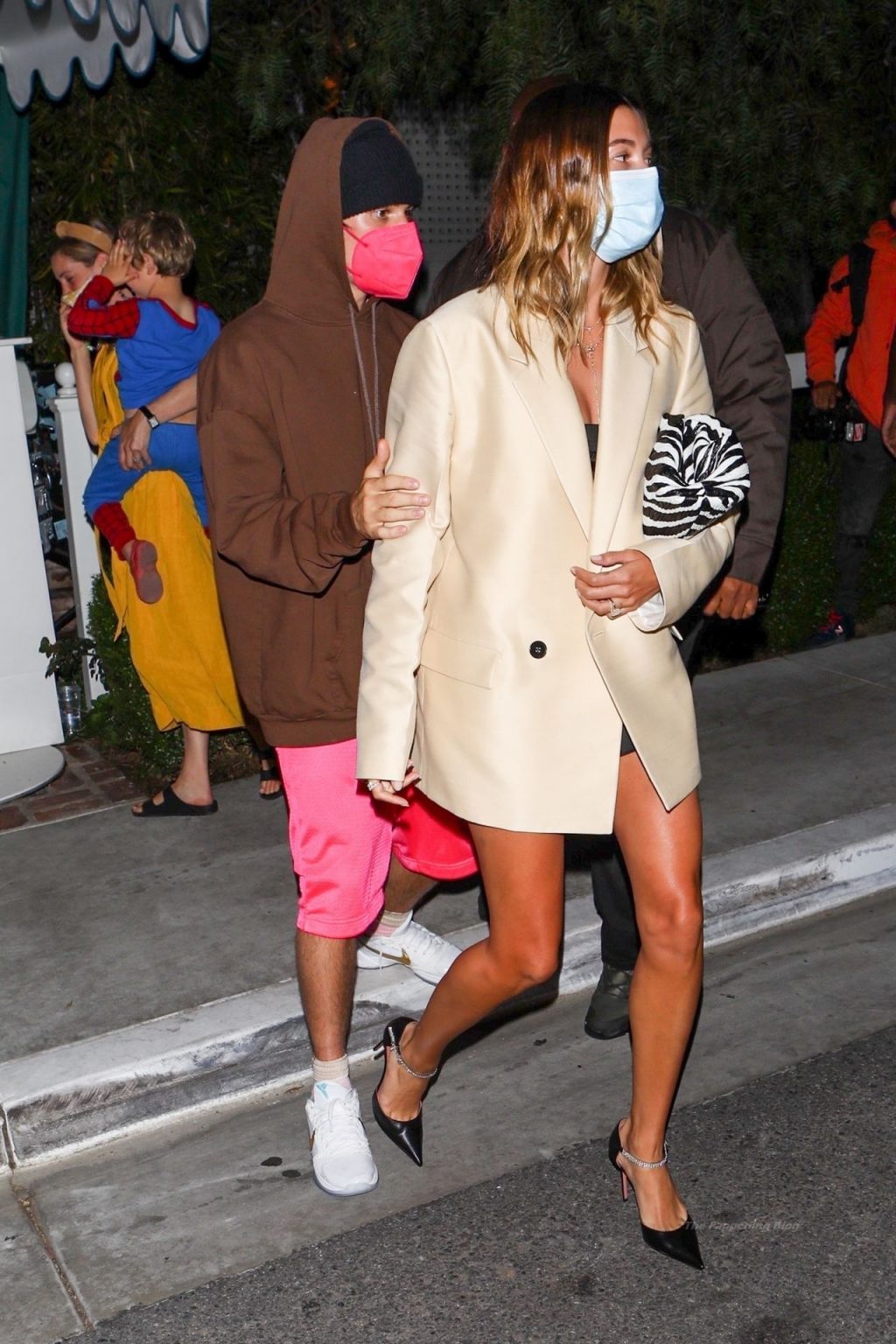 Leggy Hailey Bieber Finish Dinner with Her Husband at San Vicente Bungalows (30 Photos)