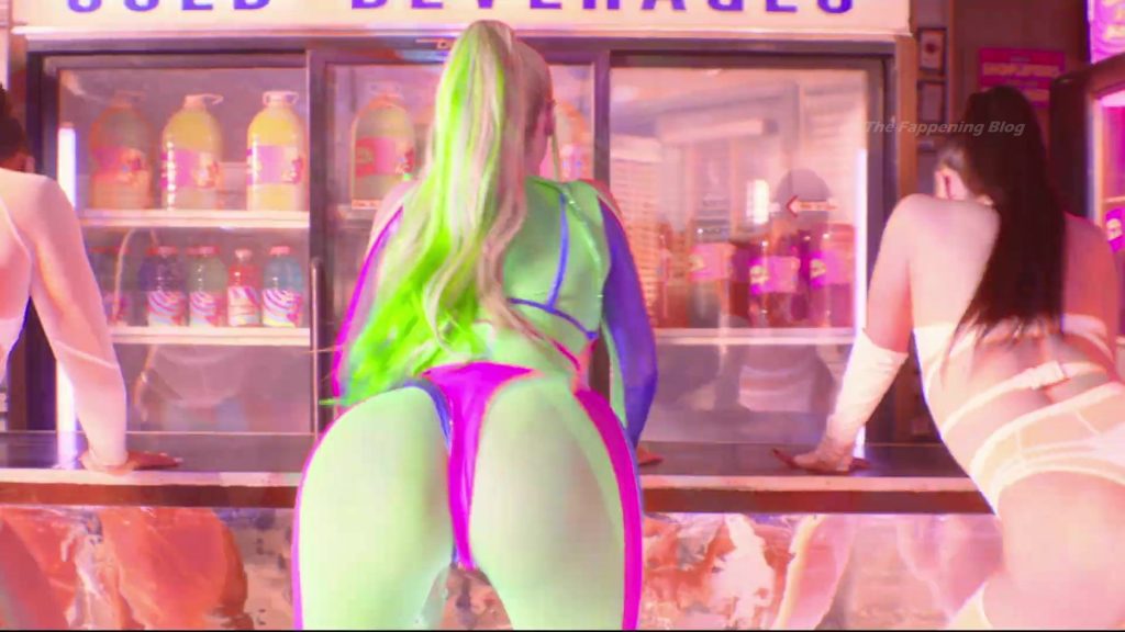 Iggy Azalea Sexy – Sip It (19 Pics + Music Video)