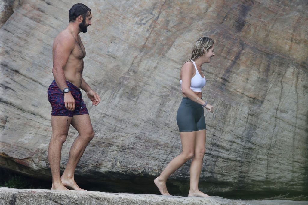 Jaimie Gardner is Pictured On a Date With a Hunk in Sydney (161 Photos)