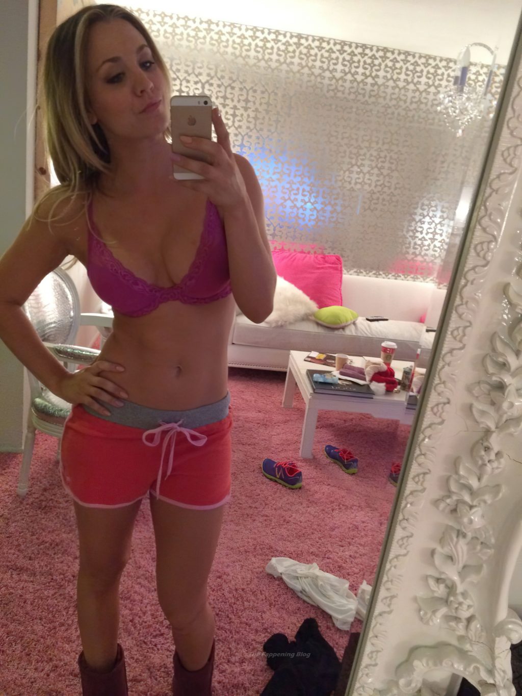 Kaley Cuoco Nude Selfies Released (3 Photos)