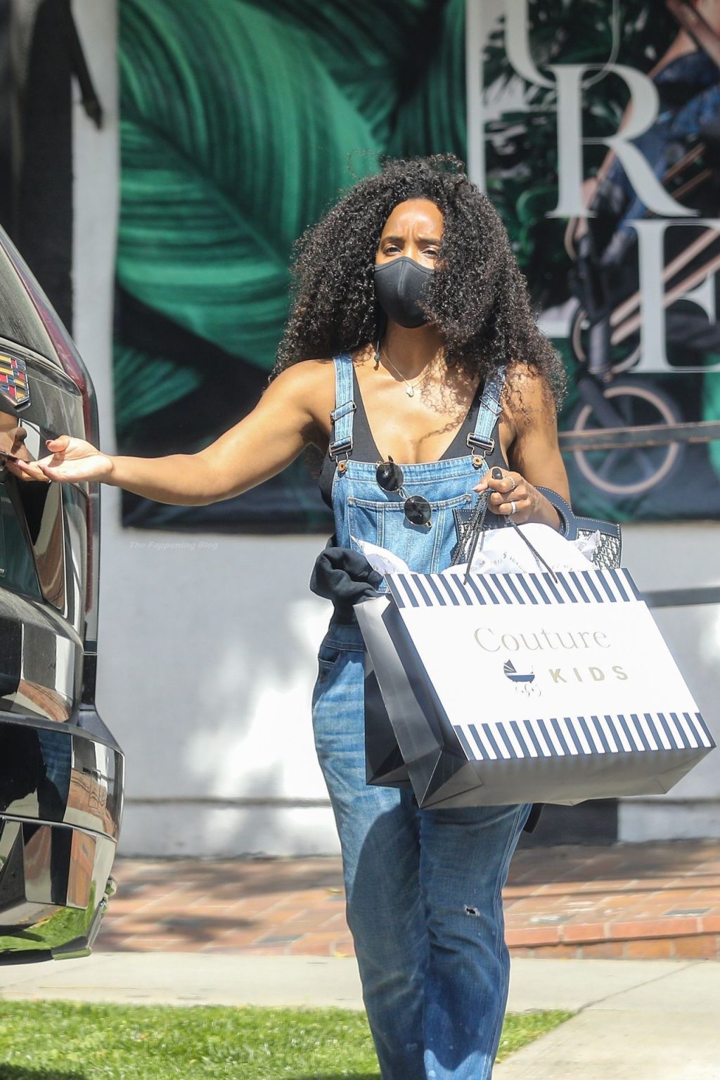 Busty Kelly Rowland Shops at Couture Kids in WeHo (36 Photos)