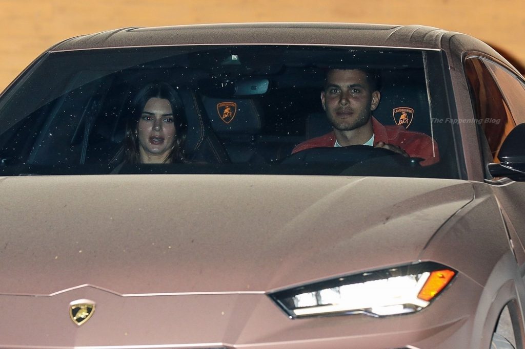 Kendall Jenner Arrives For Dinner at Nobu Restaurant in Malibu (41 Photos)