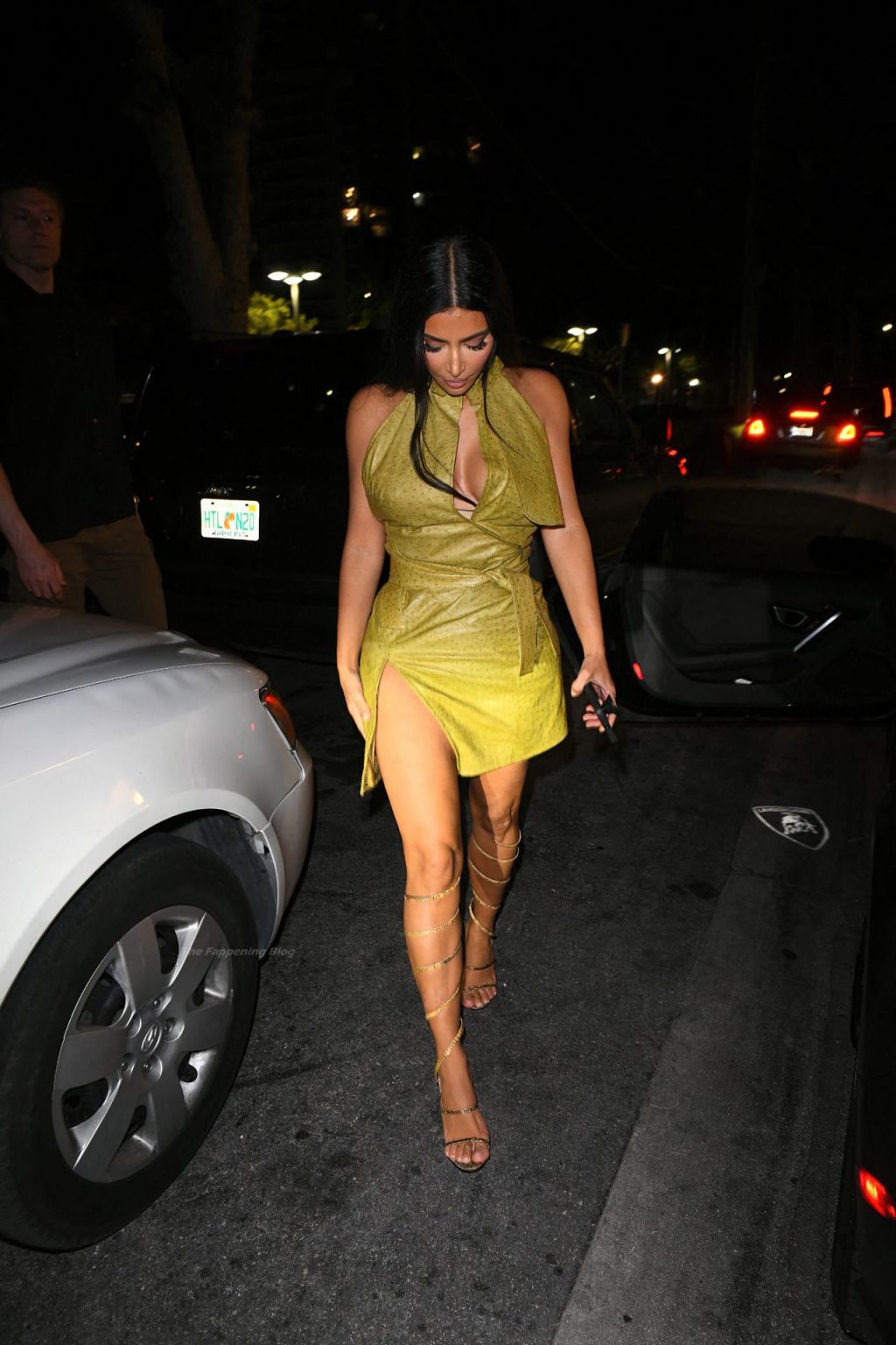 Kim Kardashian is All Smiles As She Parties with Friends in Miami (73 Photos)