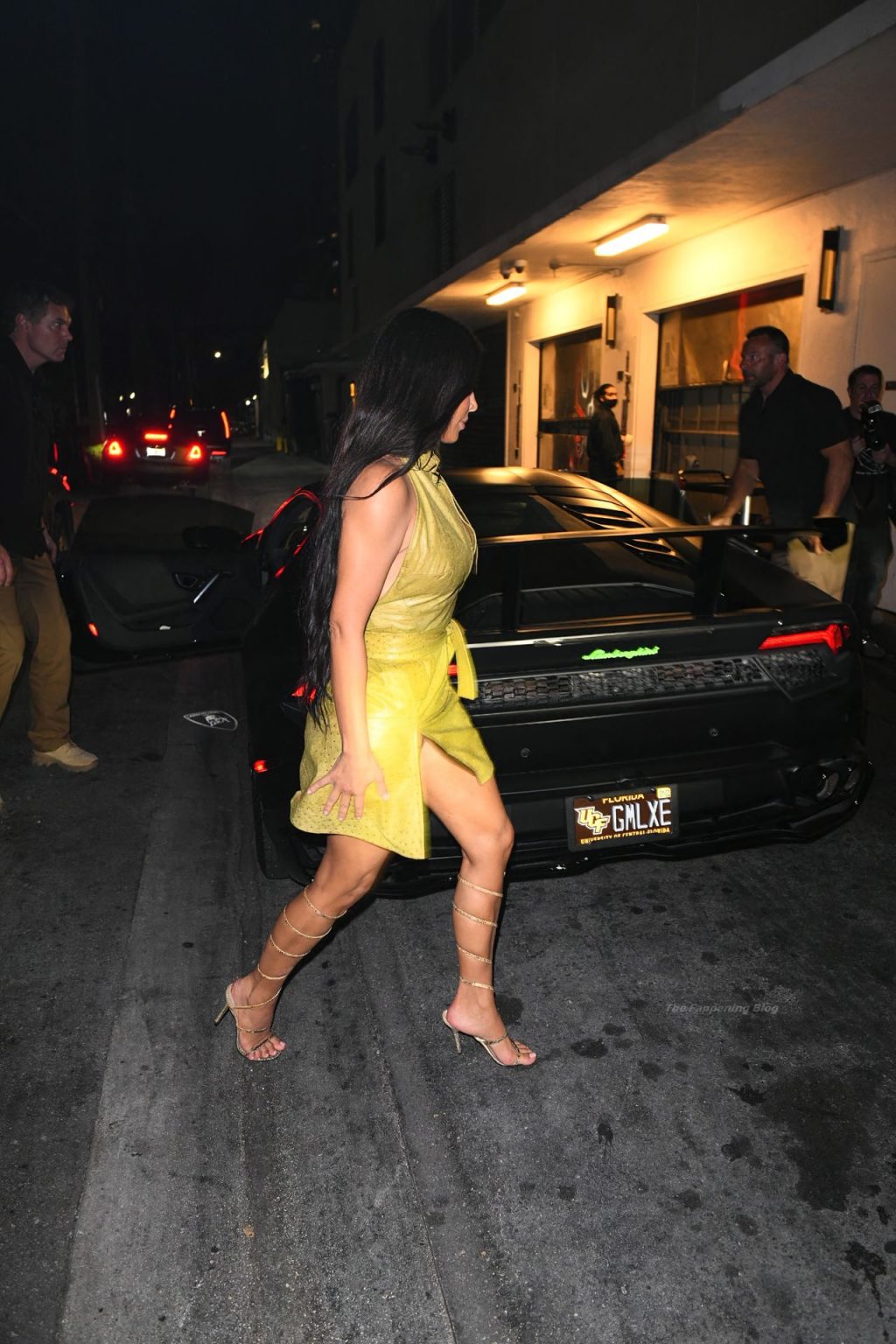 Kim Kardashian is All Smiles As She Parties with Friends in Miami (73 Photos)