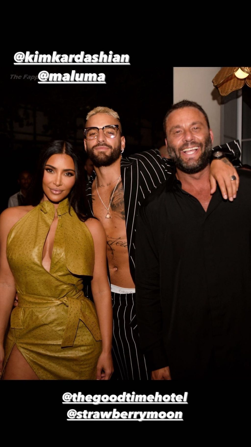 Kim Kardashian is All Smiles As She Parties with Friends in Miami (73 Photos)