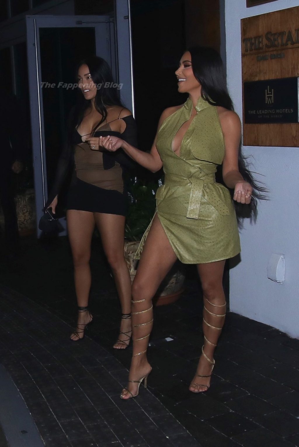 Kim Kardashian is All Smiles As She Parties with Friends in Miami (73 Photos)