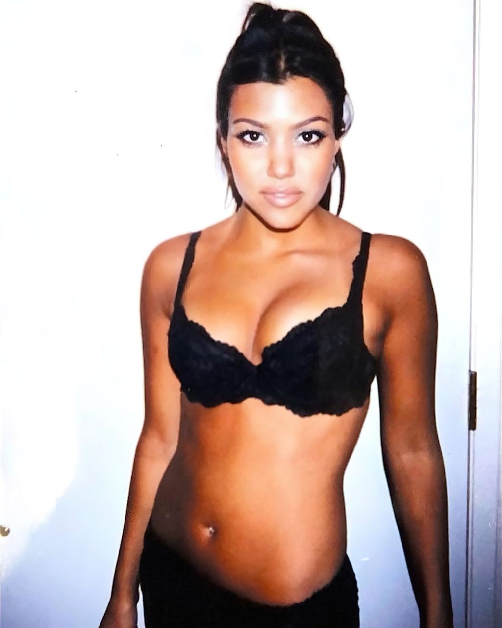 Kourtney Kardashian Hot (25 Photos)