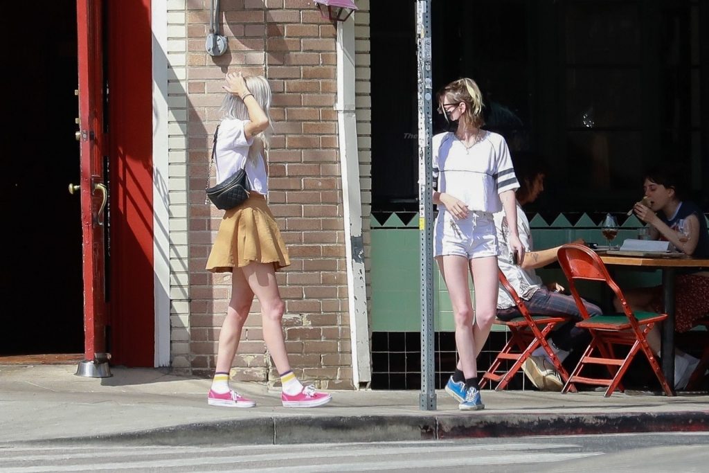 Leggy Kristen Stewart &amp; Dylan Meyer Have Lunch in Los Feliz (32 Photos)
