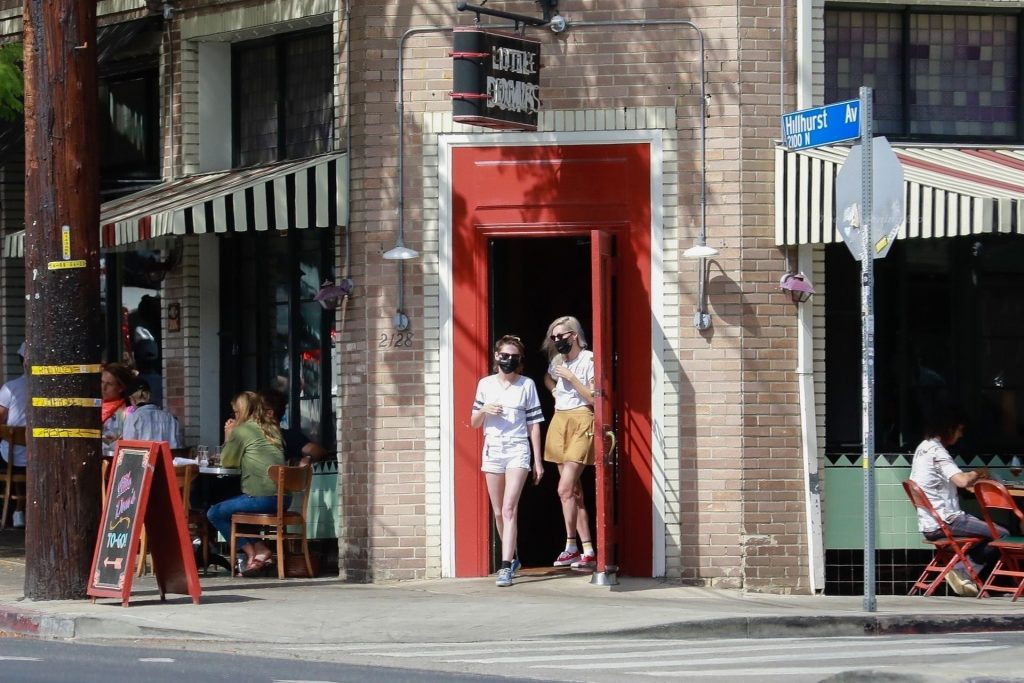 Leggy Kristen Stewart &amp; Dylan Meyer Have Lunch in Los Feliz (32 Photos)