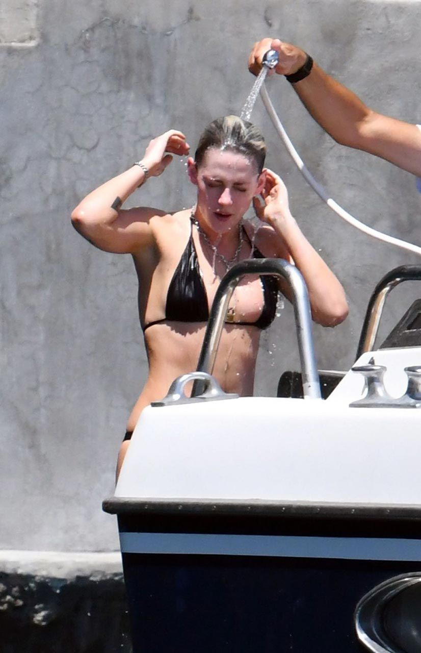 Kristen Stewart Nude LEAKED The Fappening &amp; Sexy – Part 1 (153 Photos &amp; Porn Video)