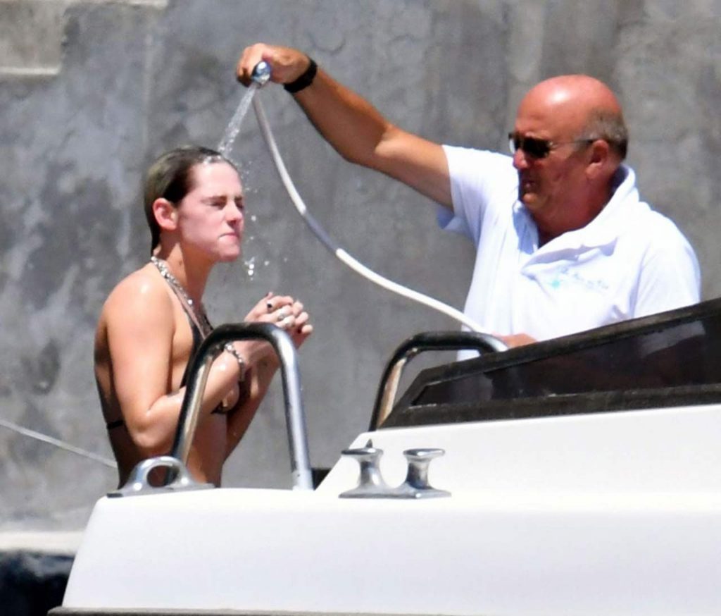 Kristen Stewart Nude LEAKED The Fappening &amp; Sexy – Part 1 (153 Photos &amp; Porn Video)