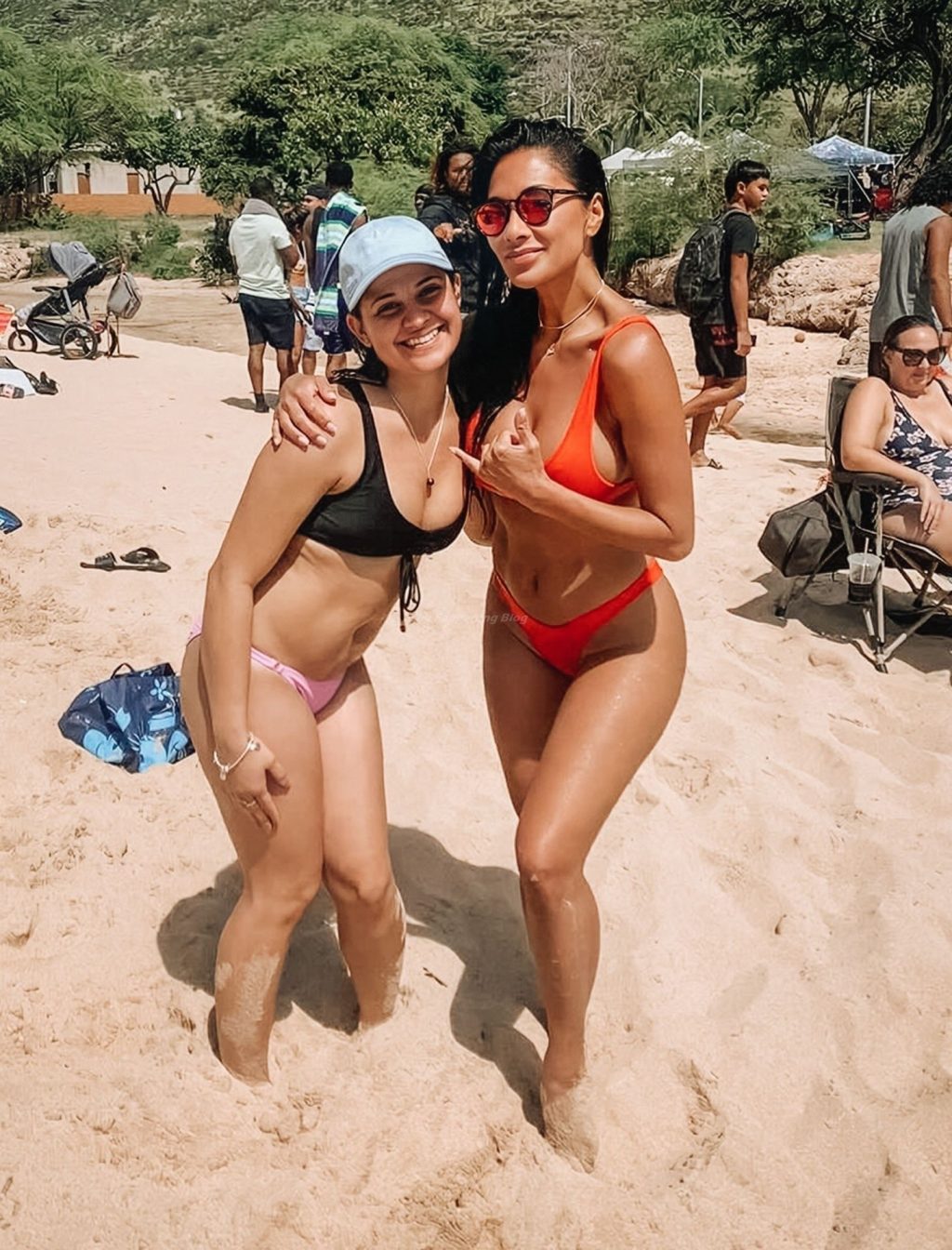 Nicole Scherzinger Hits the Beach on Holiday in Hawaii (12 Photos)