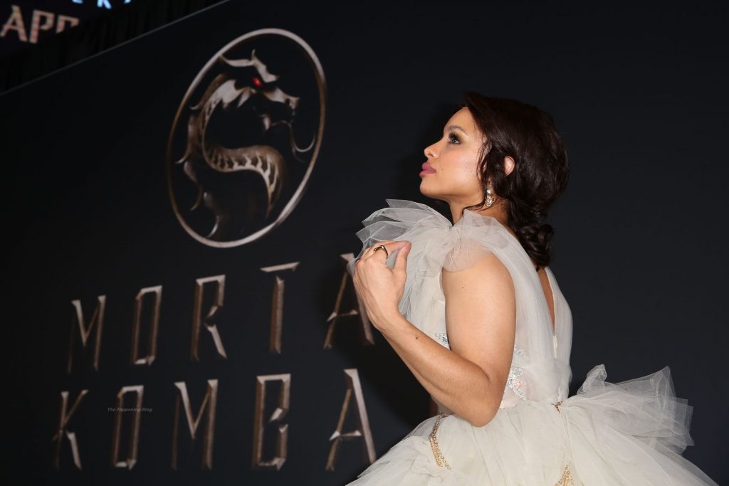 Sisi Stringer Shows Off Her Tits at the ‘Mortal Kombat’ Premiere (38 Photos)
