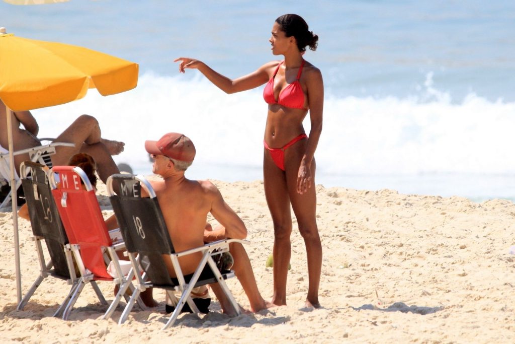 Vincent Cassel &amp; Tina Kunakey Bare Their Hot Bodies at the Beach in Brazil (40 Photos)