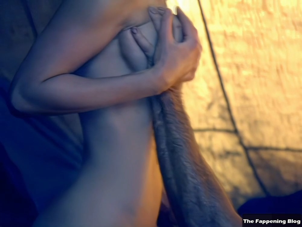 Gwendoline Taylor Nude – Spartacus (20 Pics + Hot Scene Compilation)