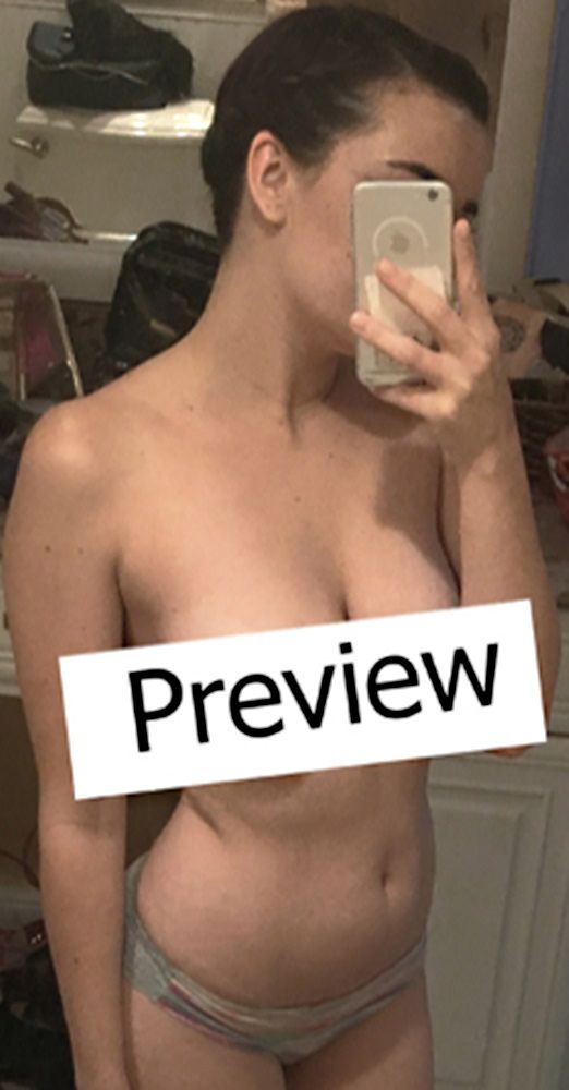 Maisie Williams Nude &amp; Hot (106 Pics &amp; Porn Video + Hot Scenes) [2021]