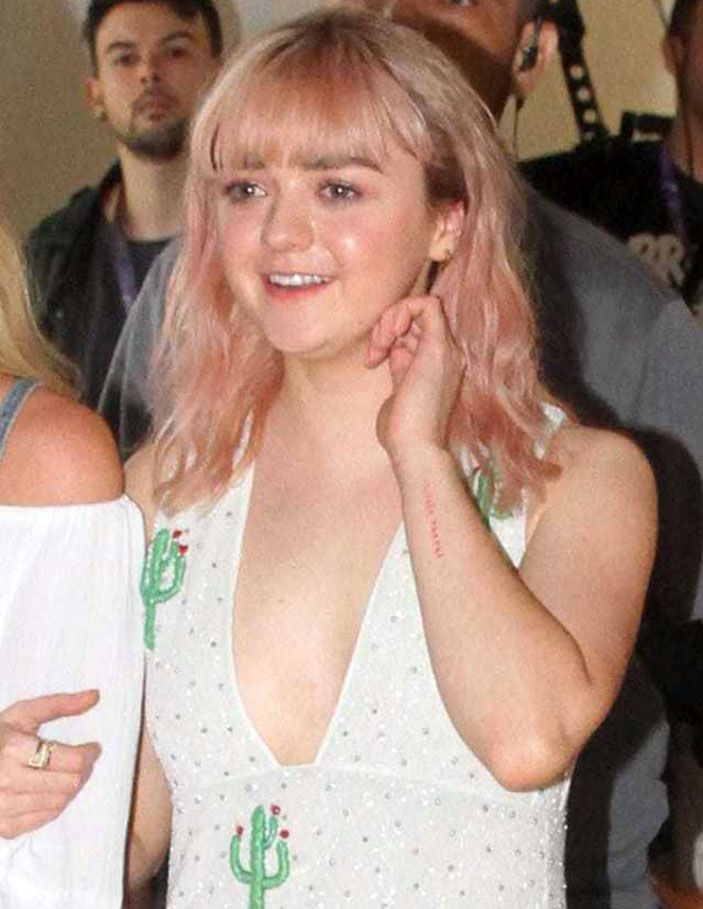 Maisie Williams Nude Hot Pics Porn Video Hot Scenes