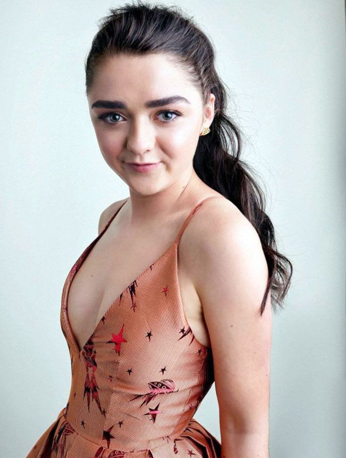 Maisie Williams Nude &amp; Hot (106 Pics &amp; Porn Video + Hot Scenes) [2021]