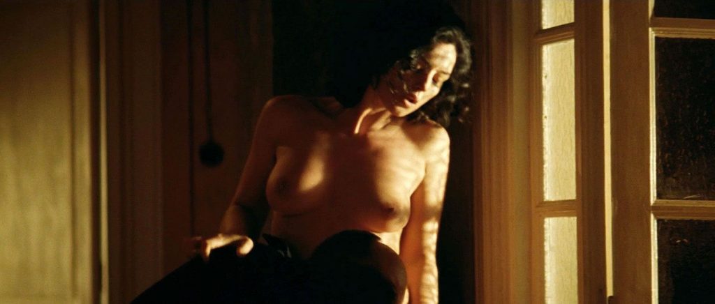 Monica Bellucci Nude &amp; Sexy Collection – Part 1 (150 Photos + Videos)