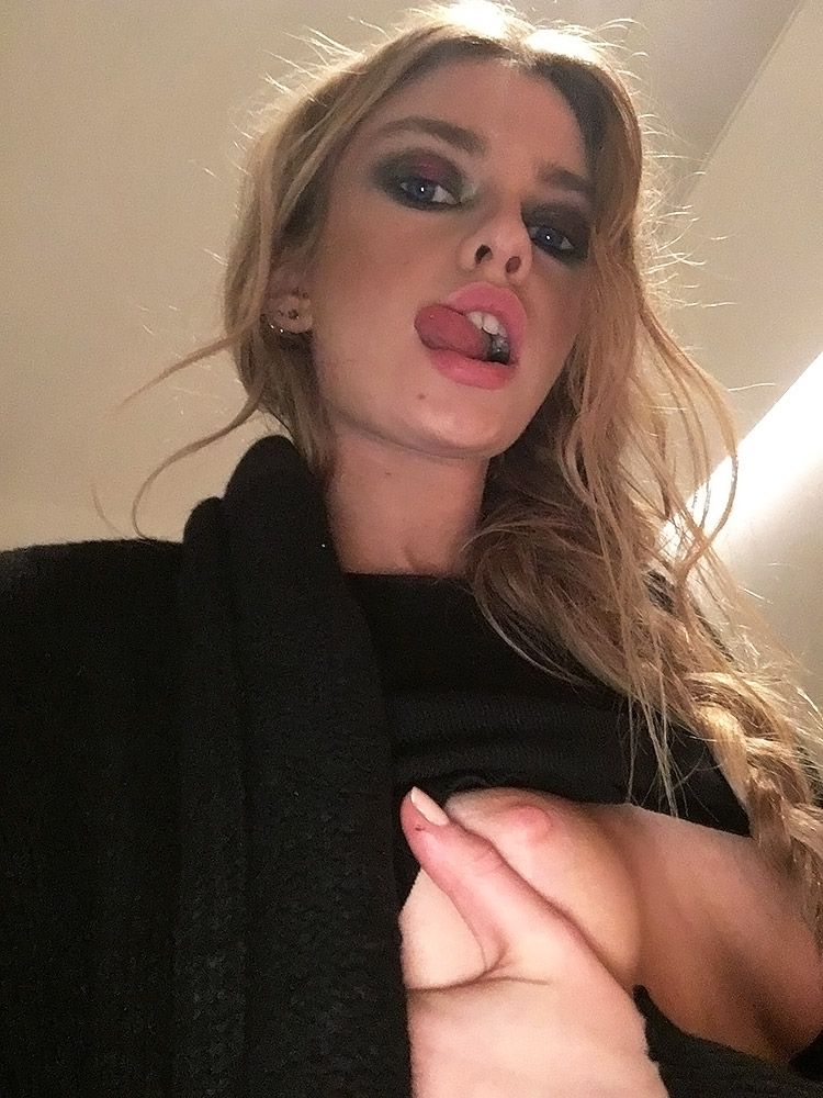 Stella Maxwell Nude LEAKED The Fappening &amp; Sexy – Part 1 (157 Photos &amp; Possible Sex Tape Porn Video)