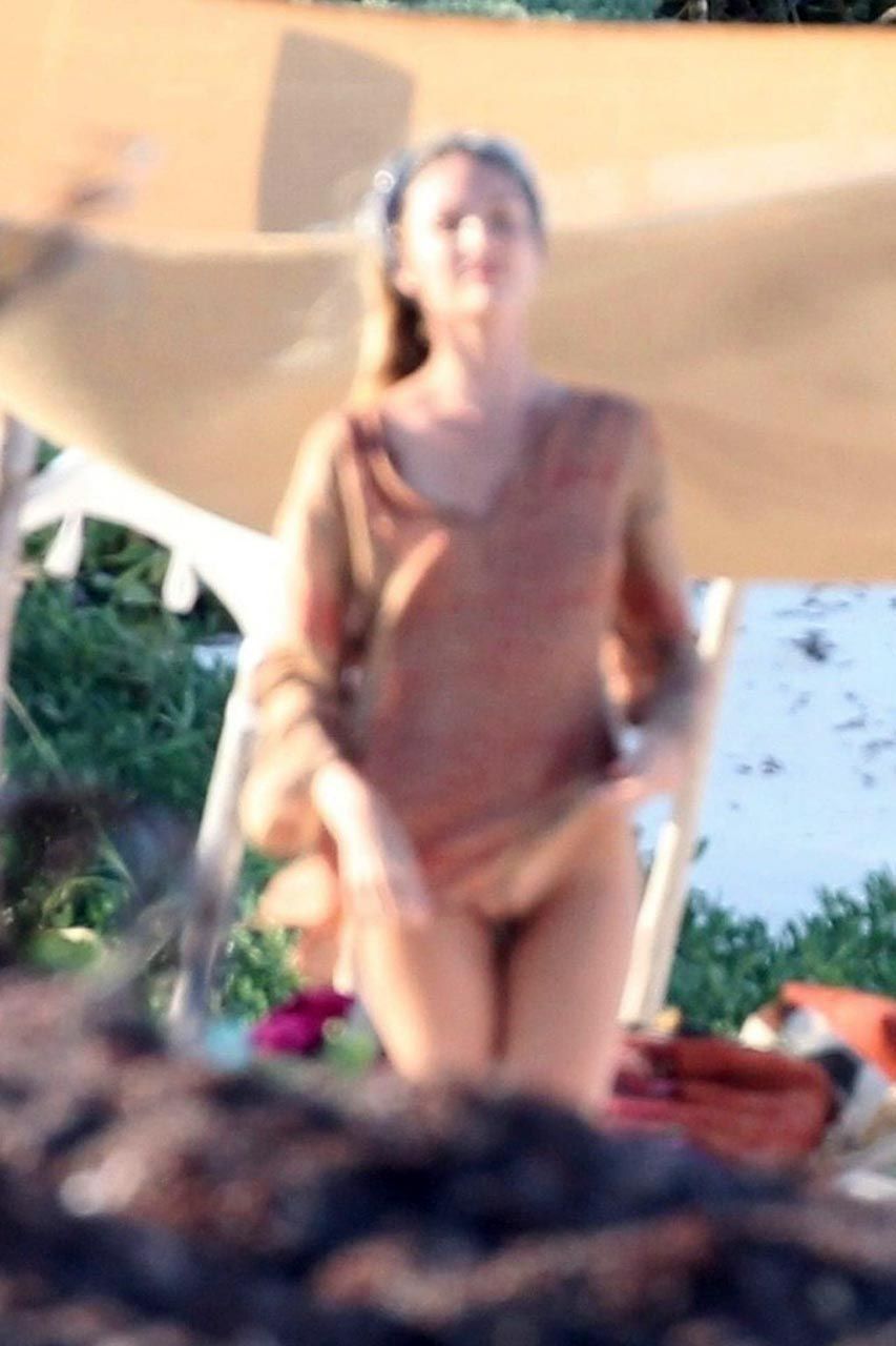 Candice Swanepoel Nude LEAKED The Fappening &amp; Sexy (150 Photos + Possible Porn Video)