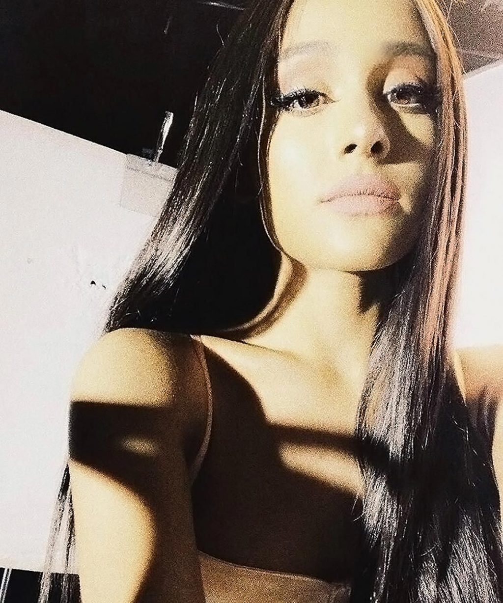 Ariana Grande Nude Possible Leaked &amp; HOT – Part 1 (153 Photos + Videos) [2021 Update]