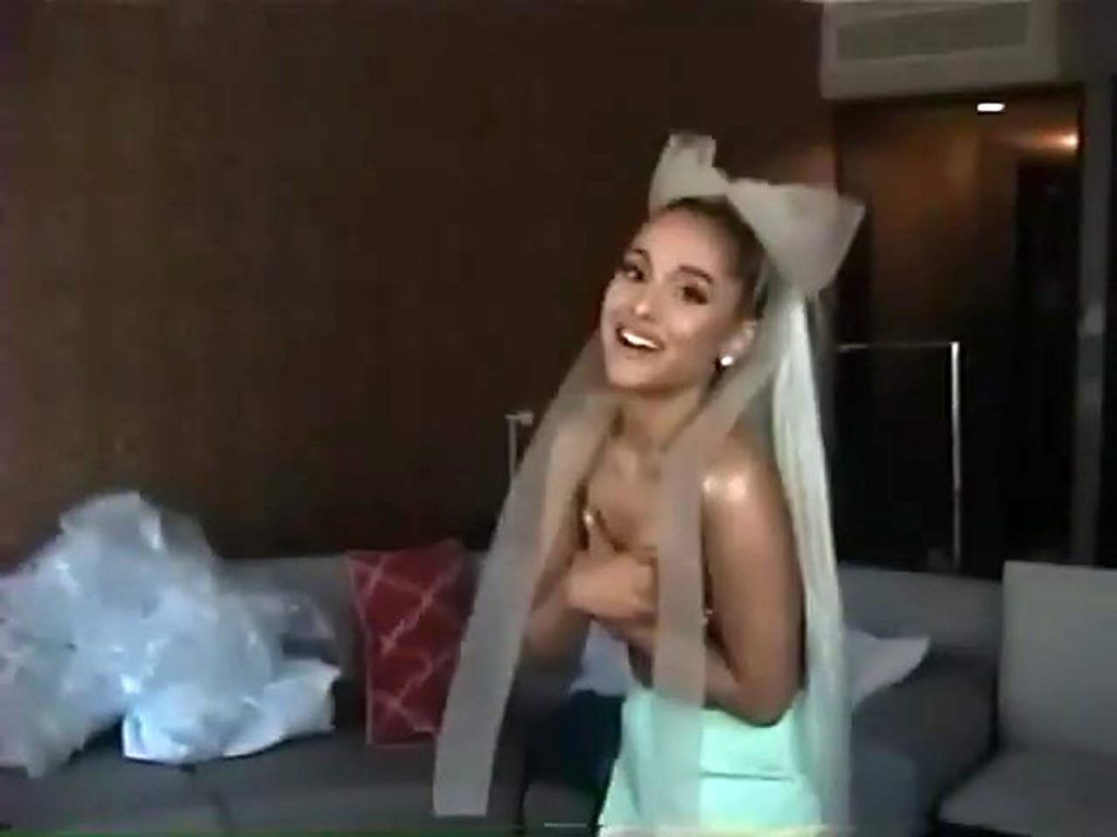 Ariana Grande Nude Possible Leaked &amp; HOT – Part 1 (153 Photos + Videos) [2021 Update]
