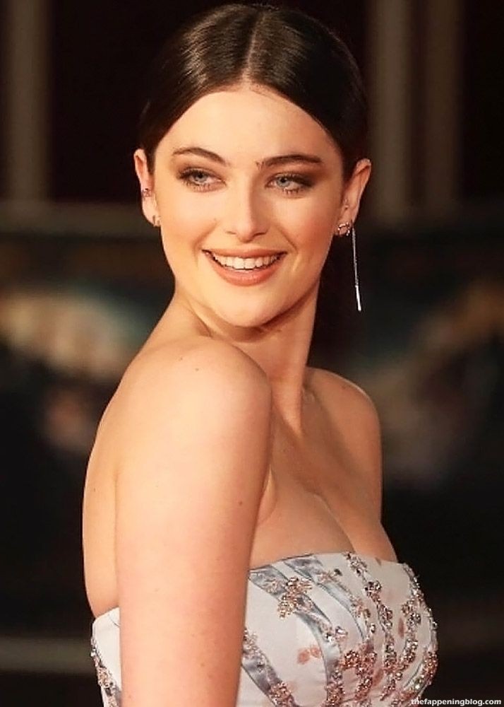 Millie Brady NUDE, Topless &amp; Sexy Compilation (72 Photos + Sex Video Scenes)