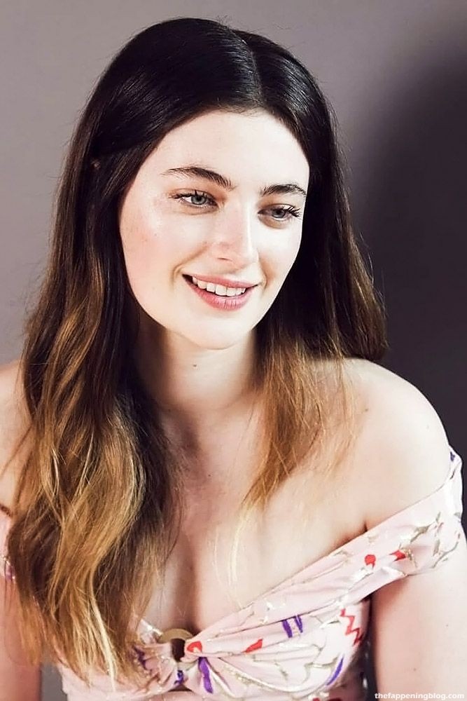 Millie Brady NUDE, Topless &amp; Sexy Compilation (72 Photos + Sex Video Scenes)