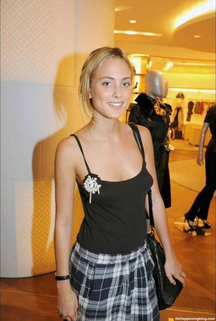 Nora Arnezeder Noraarnezederofficial Nude Leaks Photo 37 Thefappening