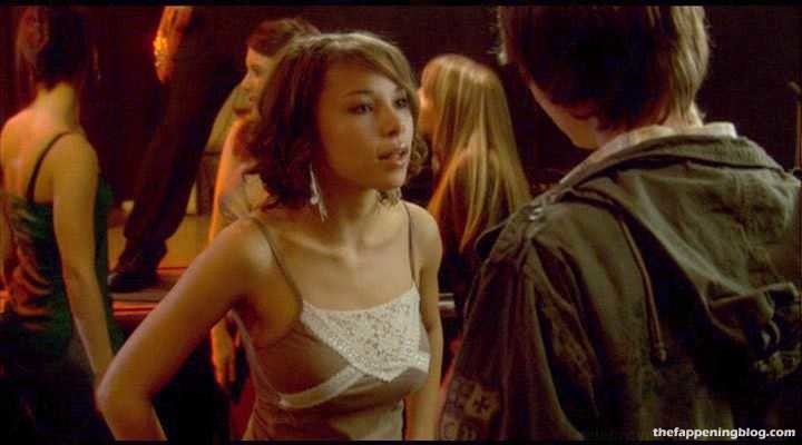 Jessica Parker Kennedy Nude &amp; Sexy (85 Photos + Sex Video Scenes) [Updated]