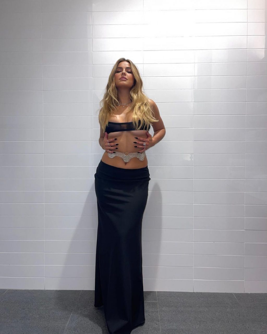 Addison Rae Flaunts Her Tits at the 2021 MTV Movie &amp; TV Awards (44 Photos)
