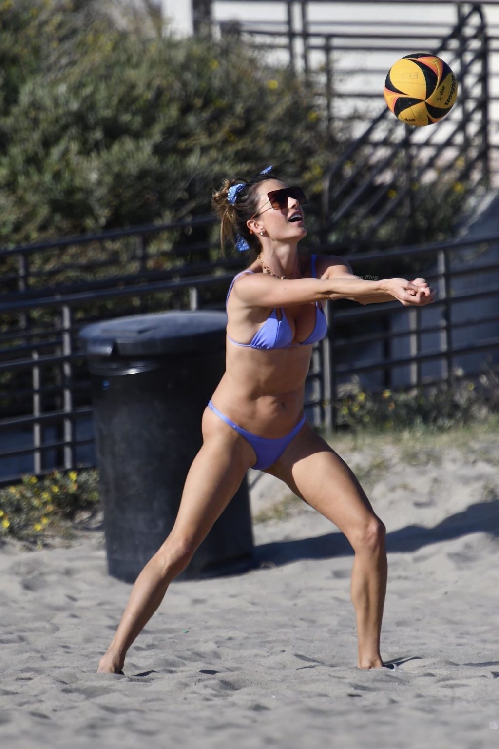 Alessandra Ambrosio Flaunts Her Pin-Up Bikini Body During Volleyball Practice (104 Photos)