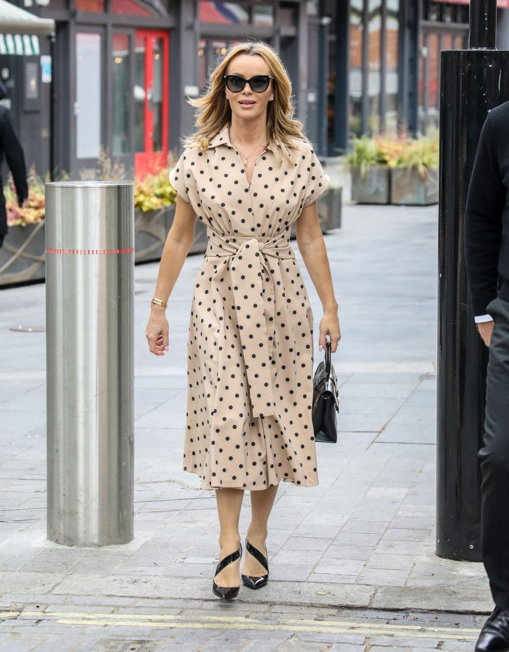 Amanda Holden is Pictured Leaving the Global Studios (30 Photos)