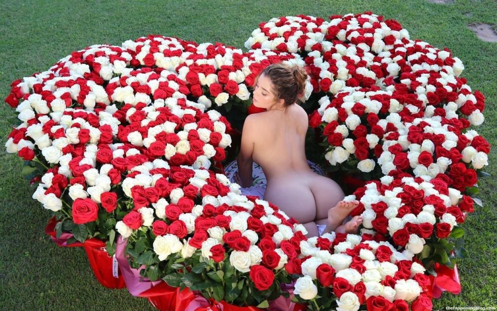 Demi Rose Nude &amp; Sexy (14 Photos)