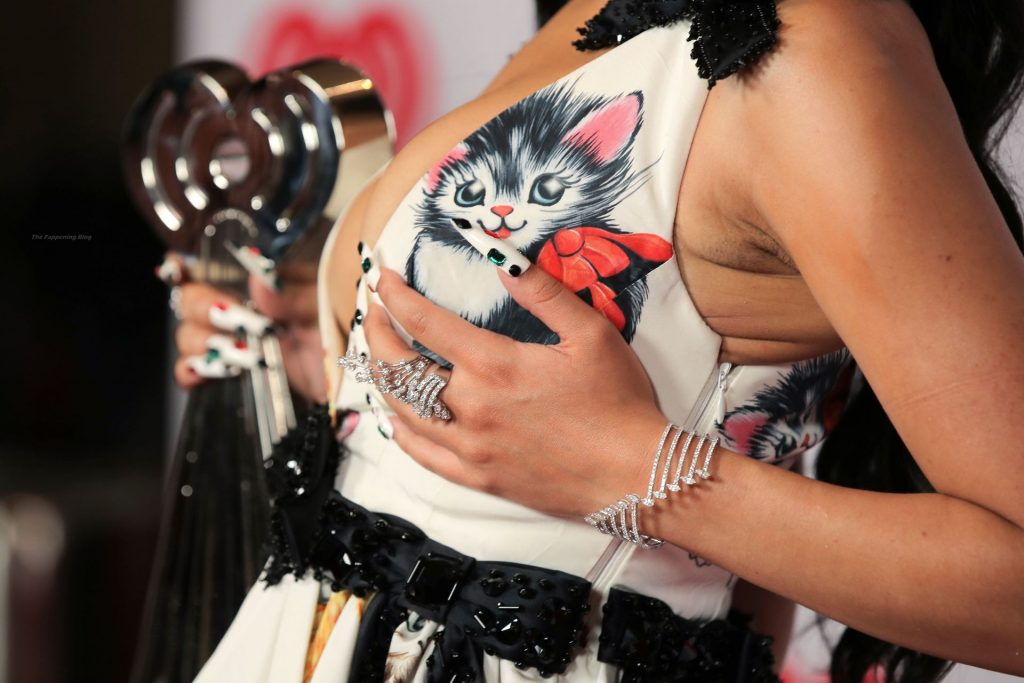 Doja Cat Displays Her Tits With The Best New Pop Artist Award (34 Photos)