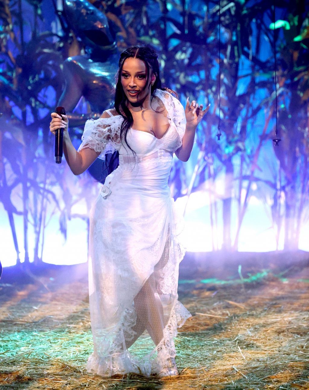 Doja Cat Performs at the 2021 iHeartRadio Music Awards Show (19 Photos)