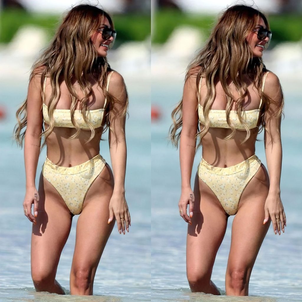 Francesca Farago Flaunts Her Flawless Bikini Body on the Beach in Mexico (71 Photos)