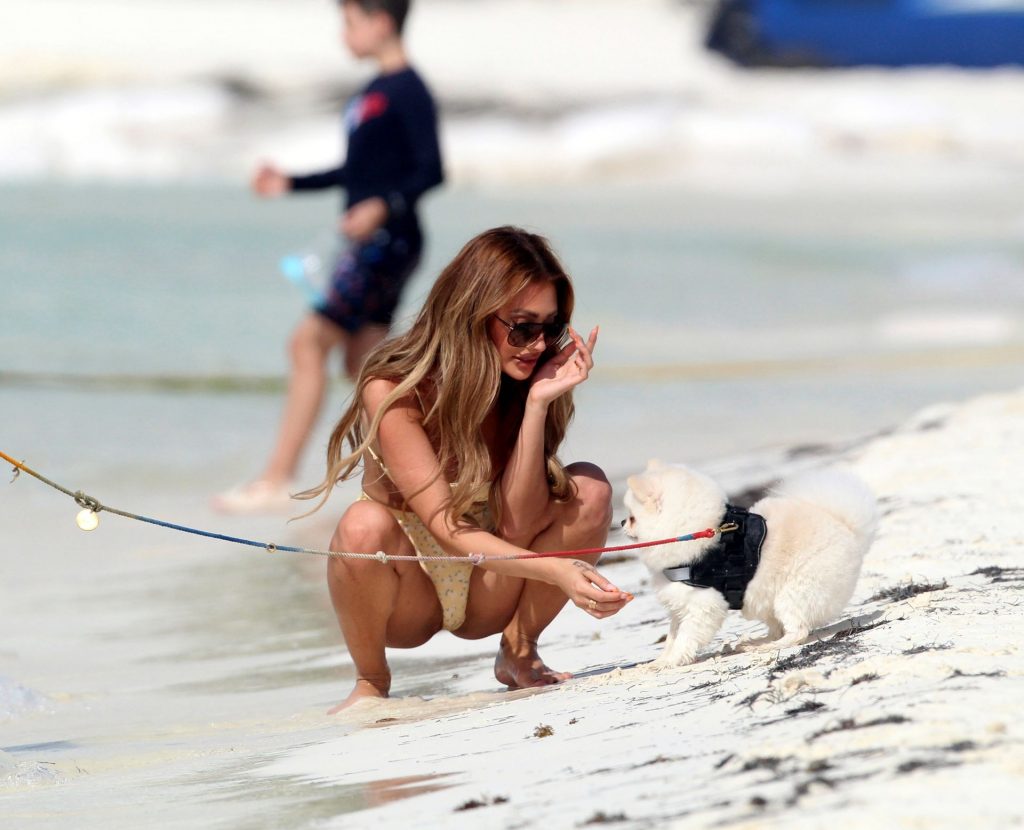 Francesca Farago Flaunts Her Flawless Bikini Body on the Beach in Mexico (71 Photos)