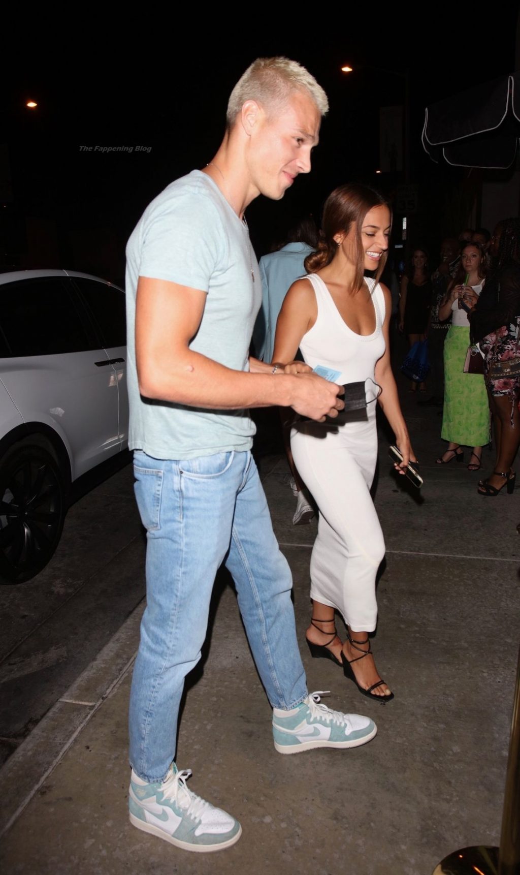 Inanna Sarkis &amp; Matthew Noszka Arrive at Dinner Date at Catch in WeHo (14 Photos)