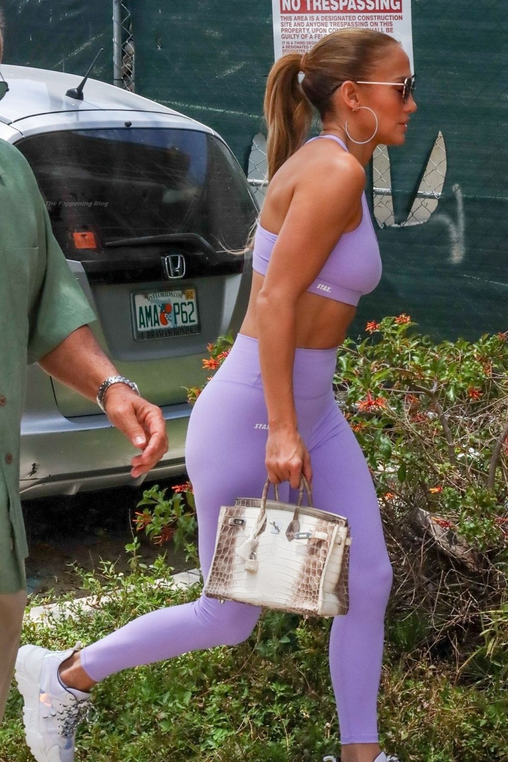 Jennifer Lopez Dons Another Sexy Ab-Baring Gym Outfit in Miami (22 Photos)