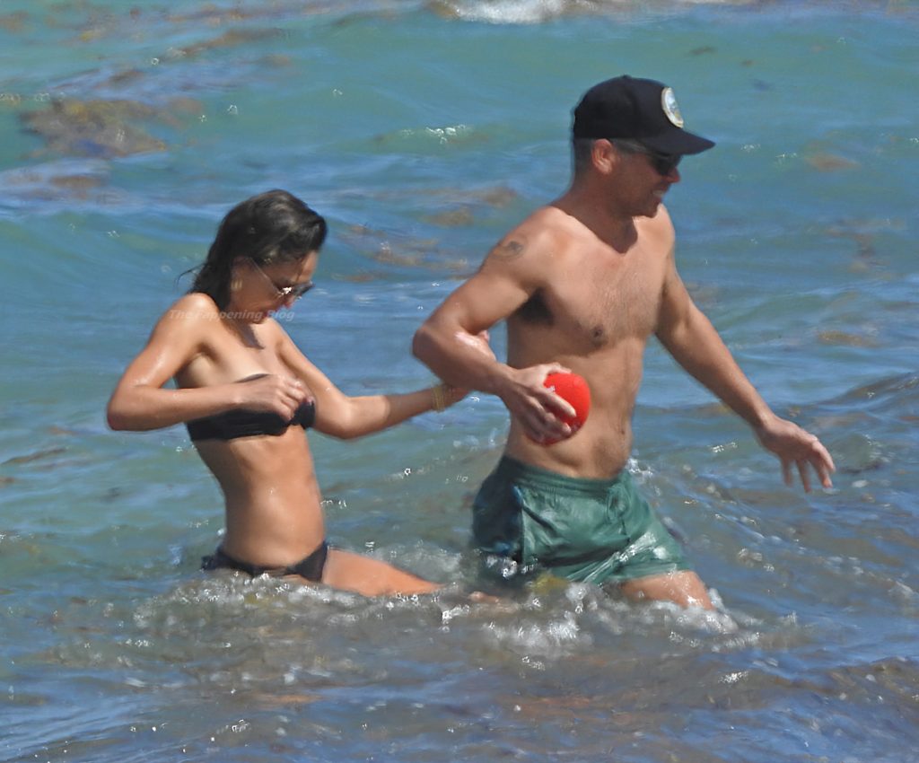 Jessica Alba Soaks Up the Sun in Miami with Her Husband Cash Warren (85 Photos)