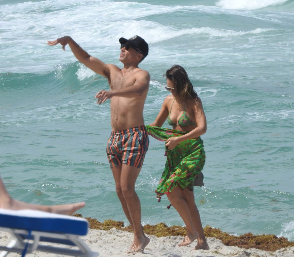 Jessica Alba Soaks Up the Sun in Miami with Her Husband Cash Warren (85 Photos)