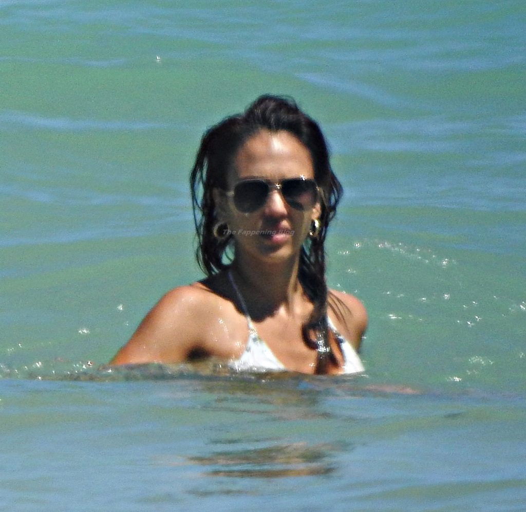 Jessica Alba Soaks Up the Sun in Miami with Her Husband Cash Warren (85 Photos)