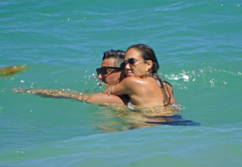 Jessica Alba Soaks Up the Sun in Miami with Her Husband Cash Warren (85 Photos)