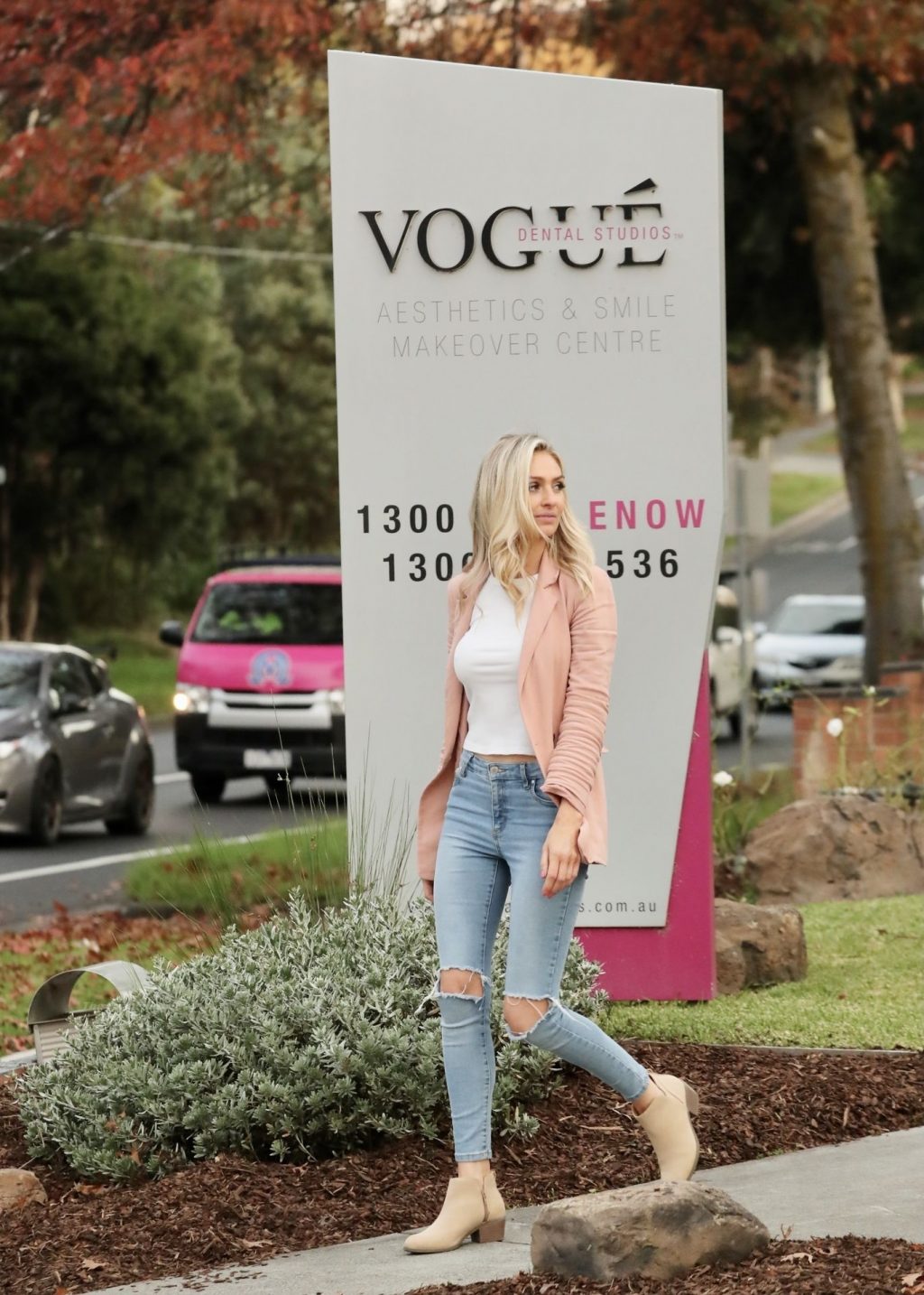 Braless Joanne Todd is Seen in Melbourne (8 Photos)