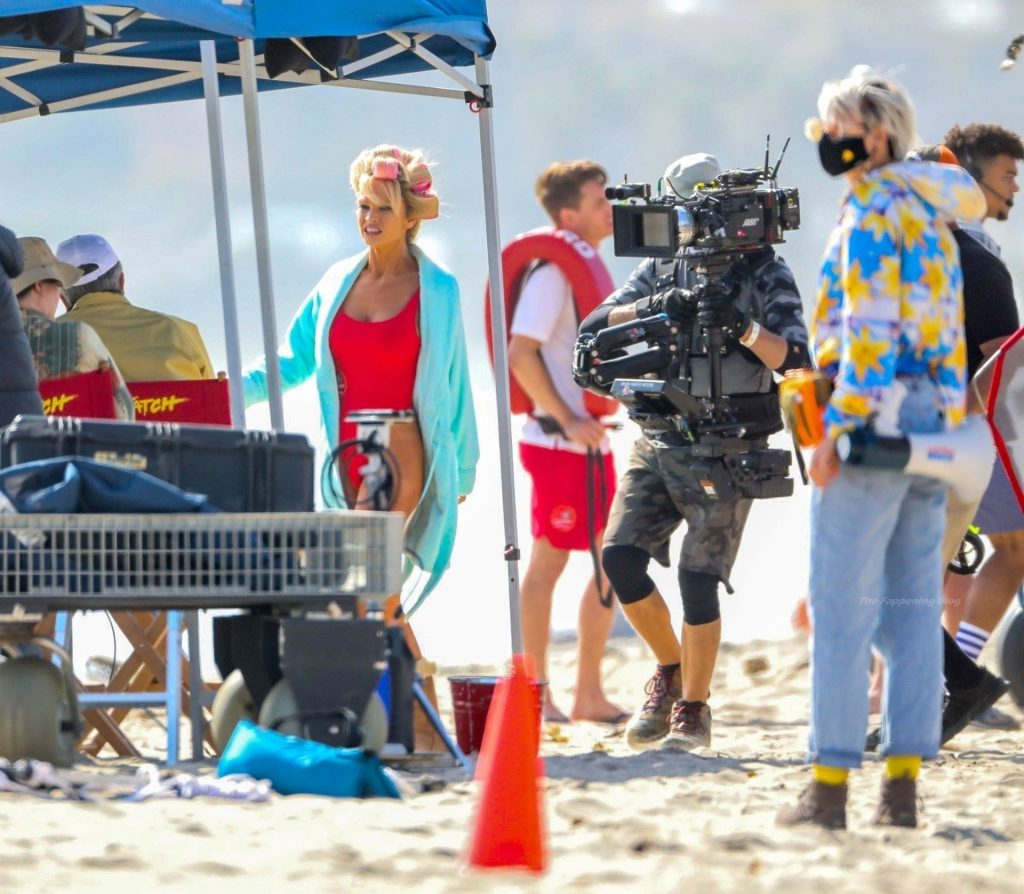 Lily James Transforms Into the Sexy 90’s Baywatch Icon Pamela Anderson on the Set in Malibu (147 Photos)