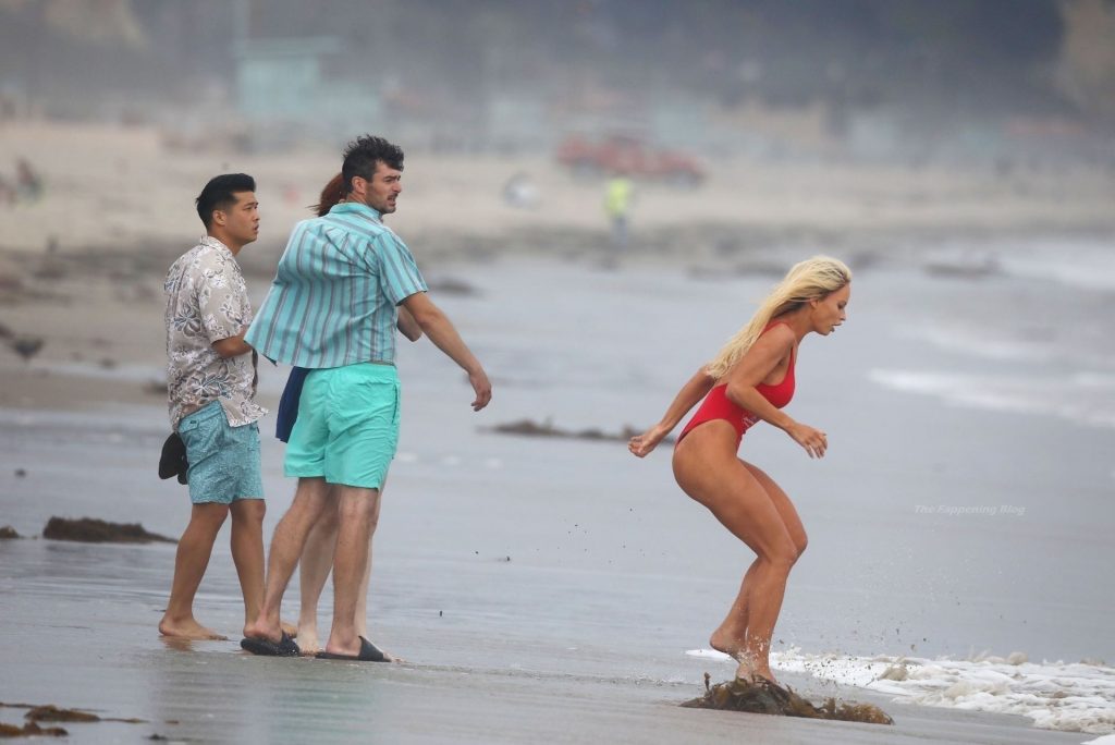 Lily James Transforms Into the Sexy 90’s Baywatch Icon Pamela Anderson on the Set in Malibu (147 Photos)